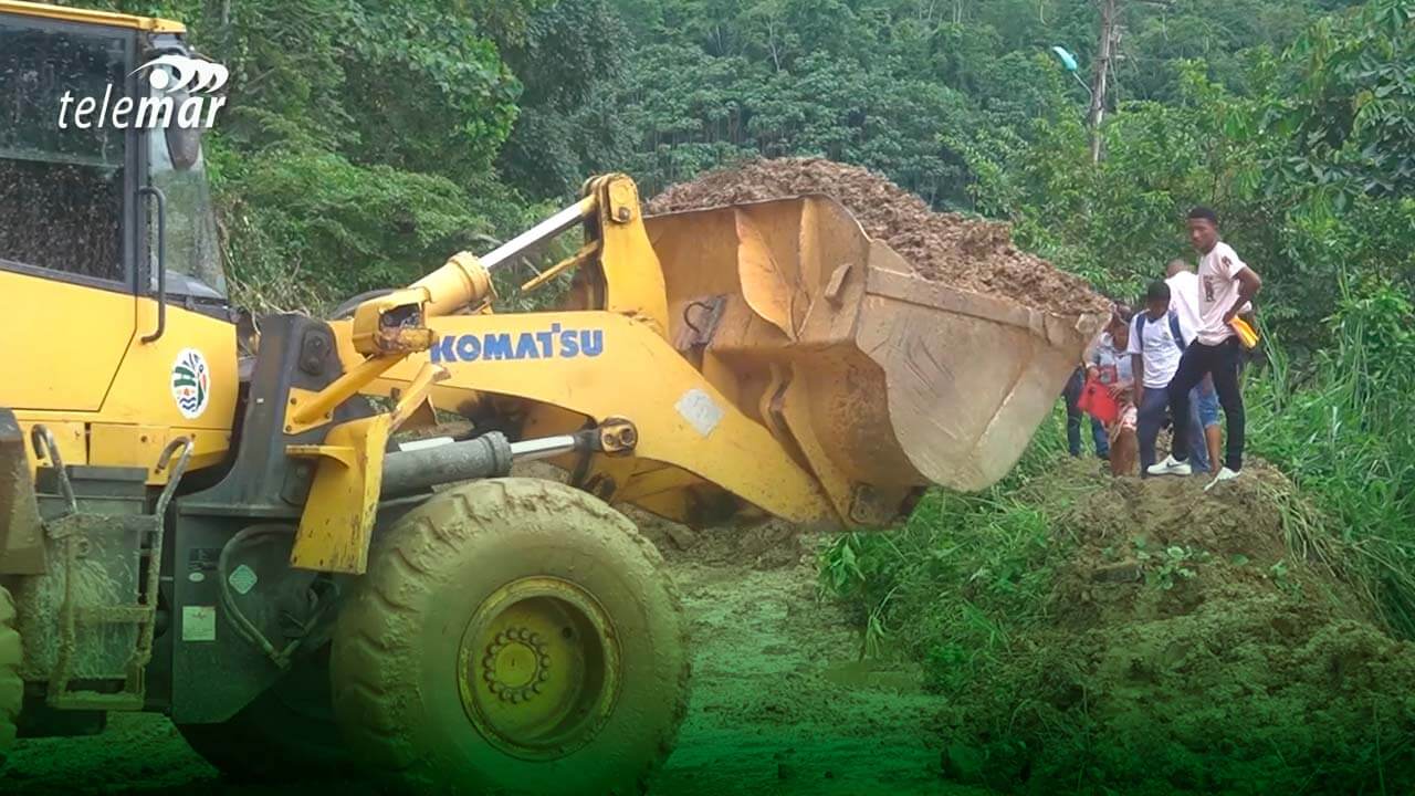 Prefectura de Esmeraldas activa ante deslaves por lluvias