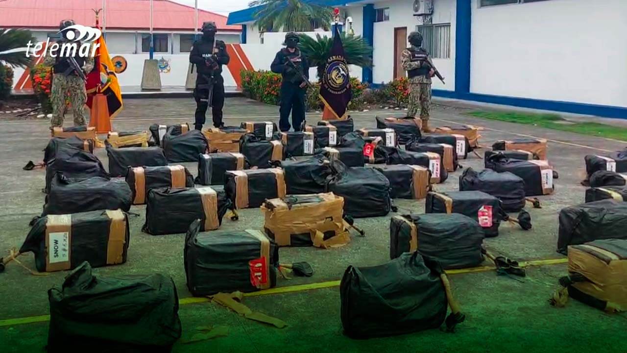 Golpe al Narcotráfico! Incautan Una Tonelada de Cocaína en Altamar