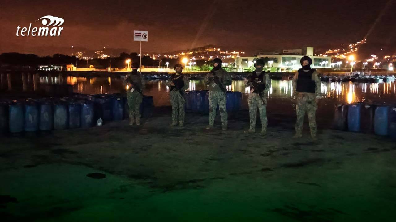 Operativo Militar en Puerto Pesquero: Combustible Ilegal Incautado