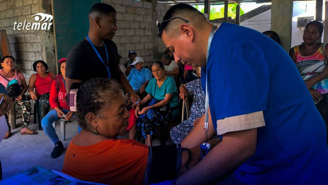 Exitosa Jornada Medica en Isla San Juan Majua Esmeraldas