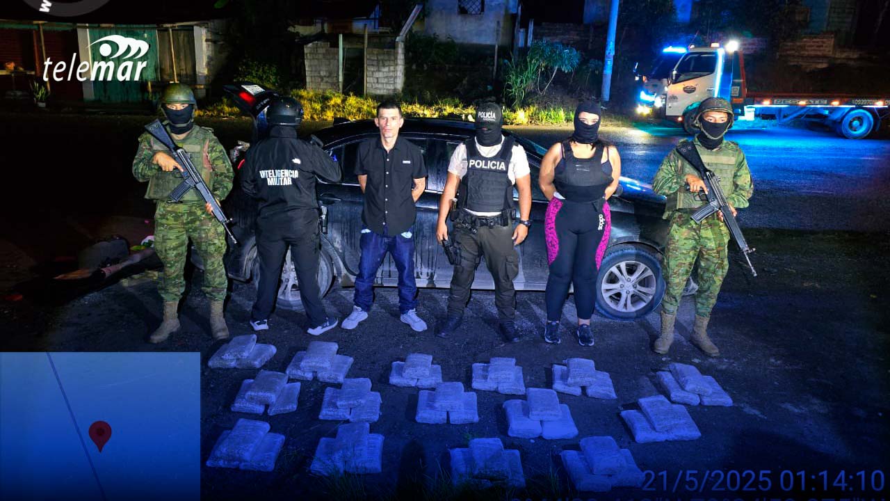 Narcotráfico en Esmeraldas: Ejército incauta 45 bloques de droga en Chaflú
