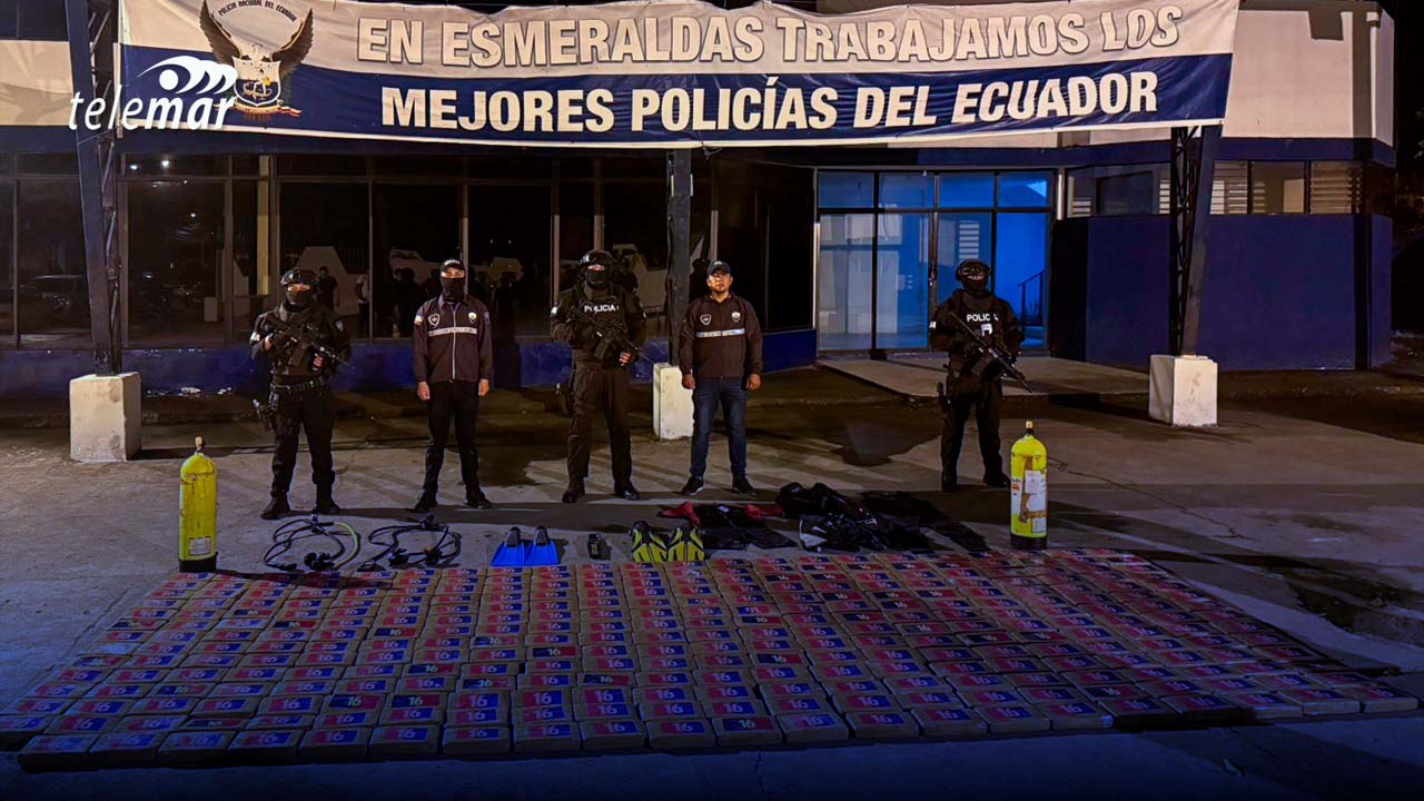 Operativo “Alto Impacto XI-Arrecife”incauta 300 Kg. de cocaína en Esmeraldas