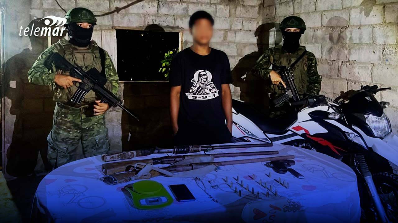Ejército incauta armas y detiene a presunto miembro de “Los Chukis” en Quinindé