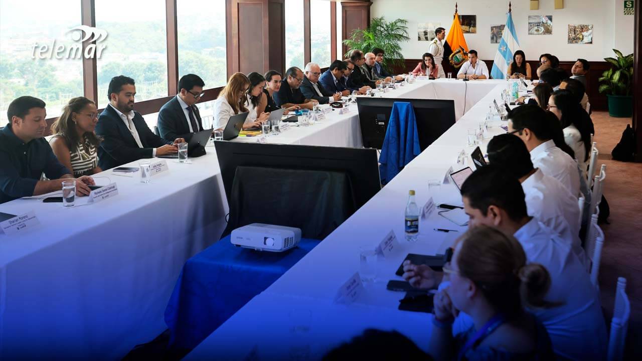 Presidente Noboa lidera gabinete ministerial en Guayaquil