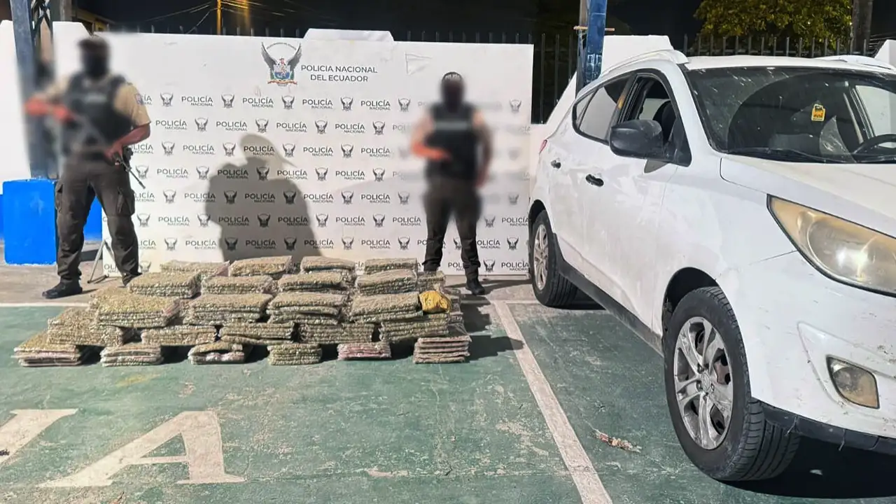 110 kilos de marihuana hallados en vehículo adandonado tras persecusión