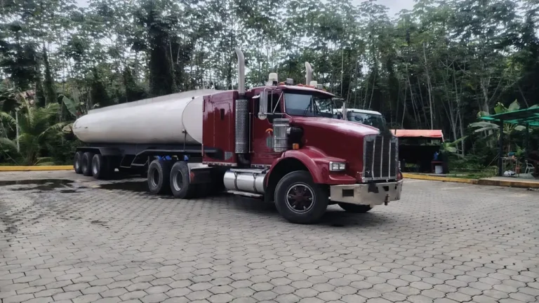 Aprehendido en Borbón con 8.000 galones de combustible