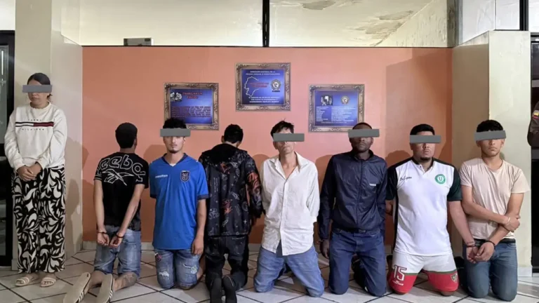 Desmantelada banda de falsos policías vinculada al GAO "Los Lobos" en Portoviejo