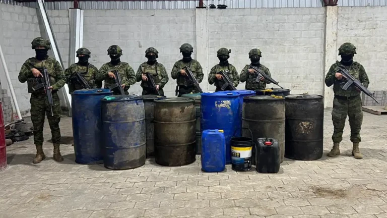 Ejército desmantela centro clandestino de combustible en Loreto, Orellana