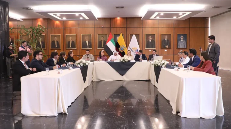 Embajador de EAU se reunió con Grupo Interparlamentario para fortalecer cooperación bilateral