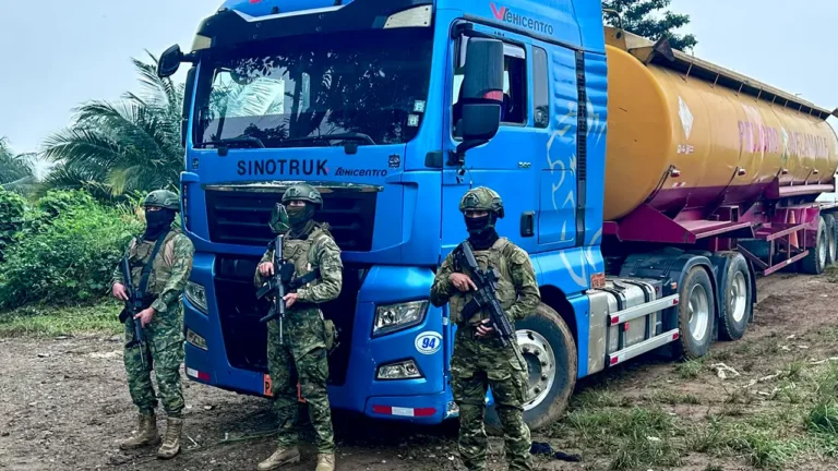 FF.AA. localizan tanquero de combustible abandonado en La Independencia