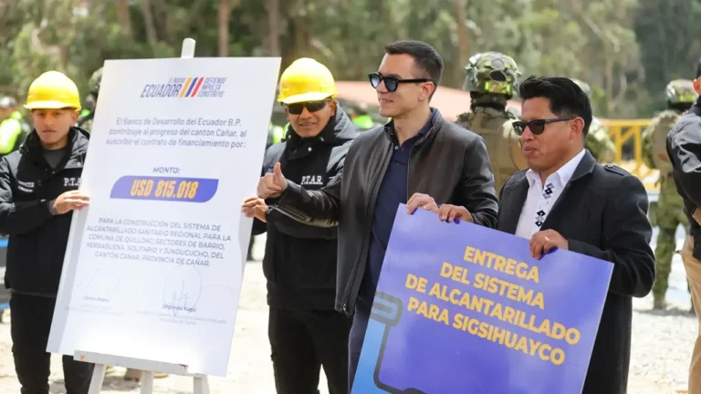 Presidente Noboa cumple agenda en Cañar pese a violento ataque de un grupo de indígenas