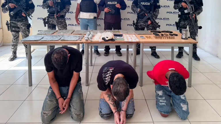Tres sicarios detenidos en operativo "Tormenta 44" en Durán
