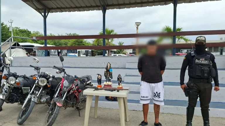 Un aprehendido, armas decomisadas y motocicletas recuperadas en Portoviejo