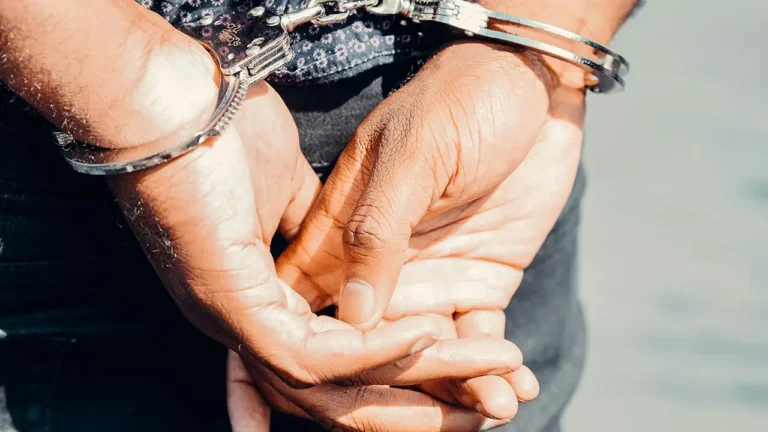 Cuatro detenidos con armas de fuego tras operativos en Esmeraldas