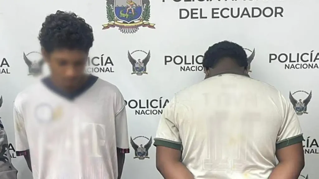 Detenidos en Atacames, con armas y vehículo robado 