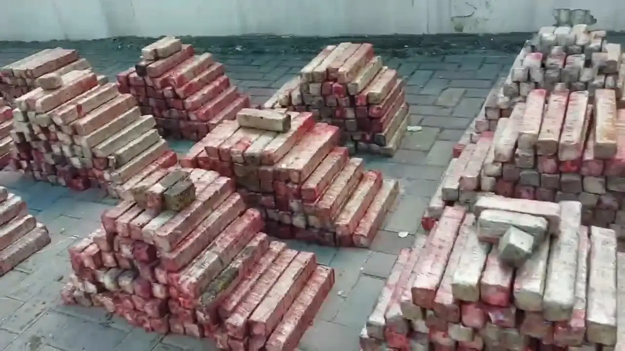 Incautan una tonelada de marihuana oculta en estructuras metálicas en Loja