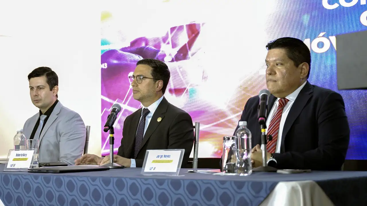 Renovación de contratos con operadoras móviles asegura USD 1.550 milones para Ecuador