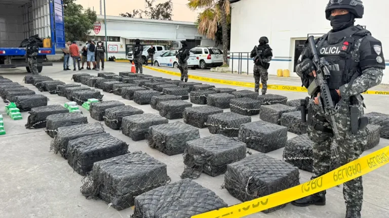 Golpe al narcotráfico: incautadas cerca de tres toneladas de droga en Manabí