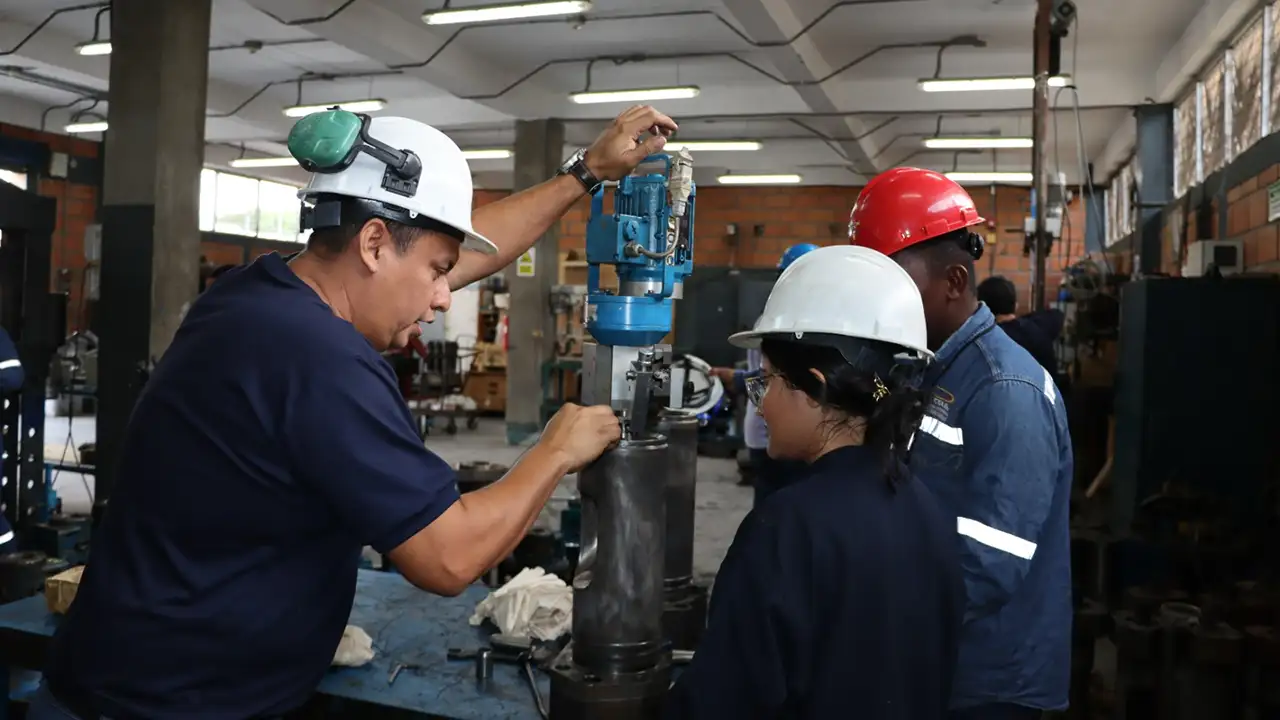 Más de 400 estudiantes participaron de prácticas preprofesionales en Termoesmeraldas
