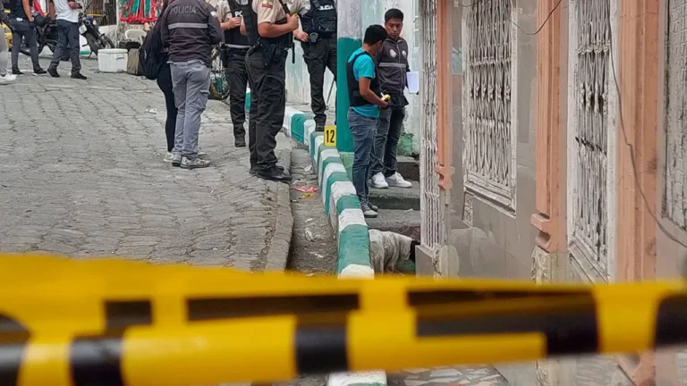 Tres víctimas mortales tras violento ataque armado en Esmeraldas