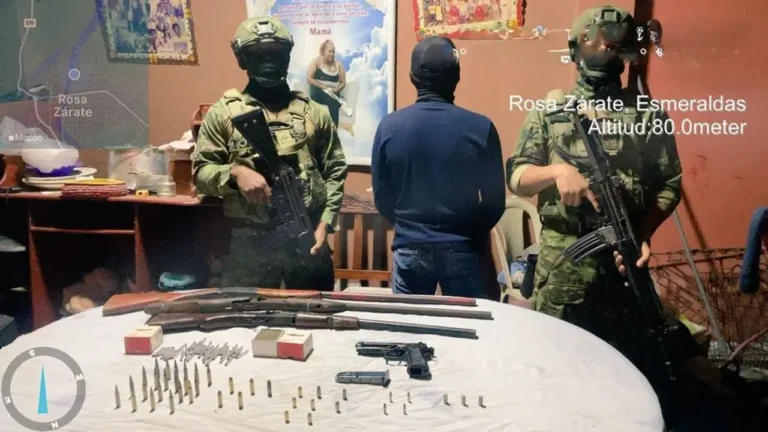 Un aprehendido, armas y material explosivo descomisados por el Ejército en Quinindé