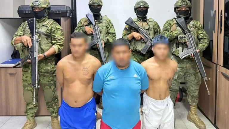 Capturados alias "Trompudo", "Chino Negro" y "Pipo" integrantes del GAO "Los Lobos"