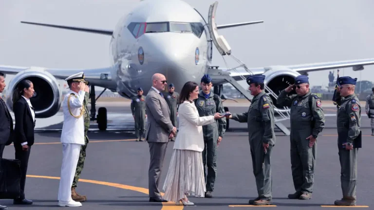 FAE refuerza las capacidades estratégicas y tácticas con avión Boeing 737-500