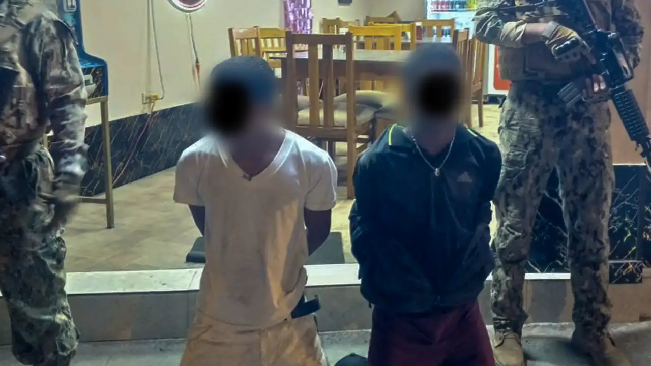 FF.AA. aprehende a dos menores por extorsión en La Tolita, Esmeraldas