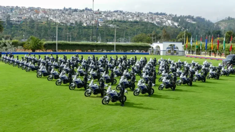 Gobierno entrega equipo estratégico y tecnología a la Policía Nacional