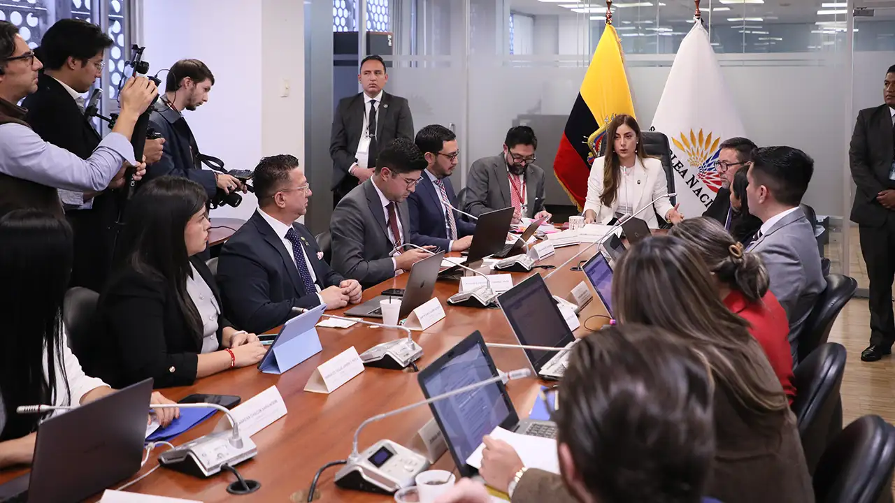 Inició proceso de fiscalización en compra de sesenta trolebuses