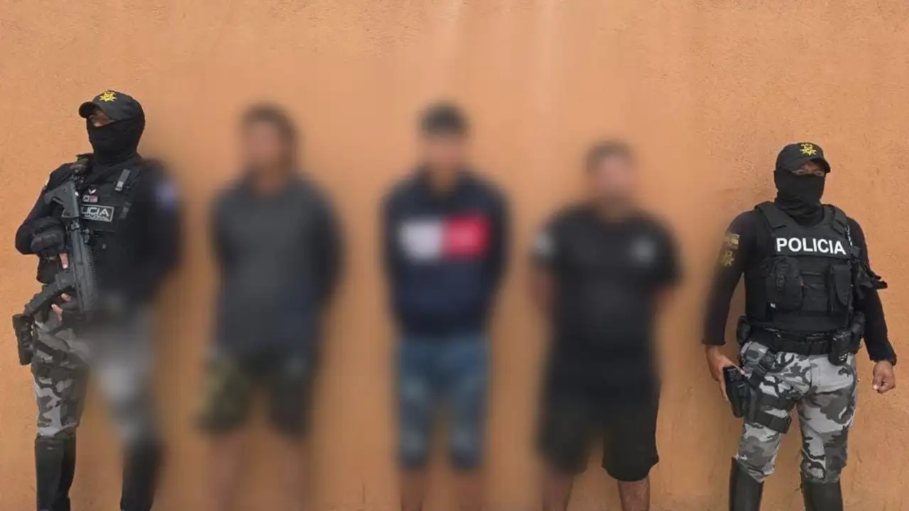 Tres aprehendidos por robo y posesión de drogas en Manta, Manabí