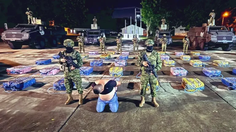 Aprehendido alias "Gordo Andy" con tonelada y media de SCSF en Tosagua