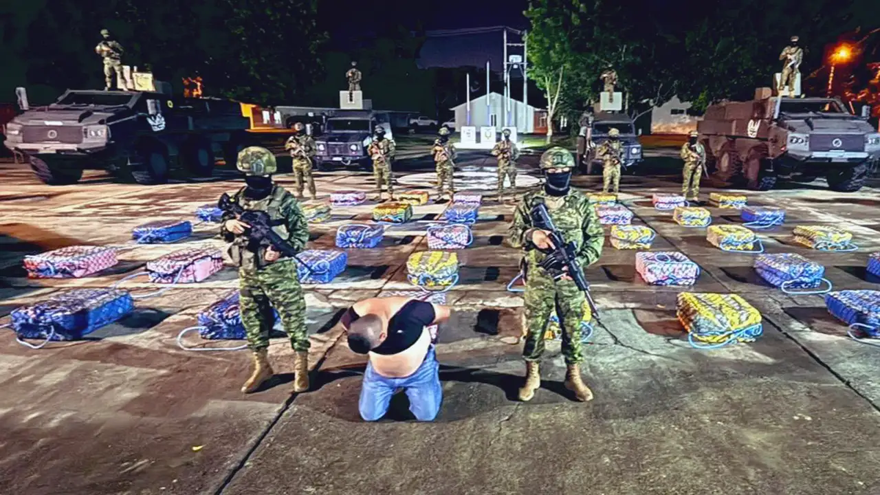 Aprehendido alias "Gordo Andy" con tonelada y media de SCSF en Tosagua