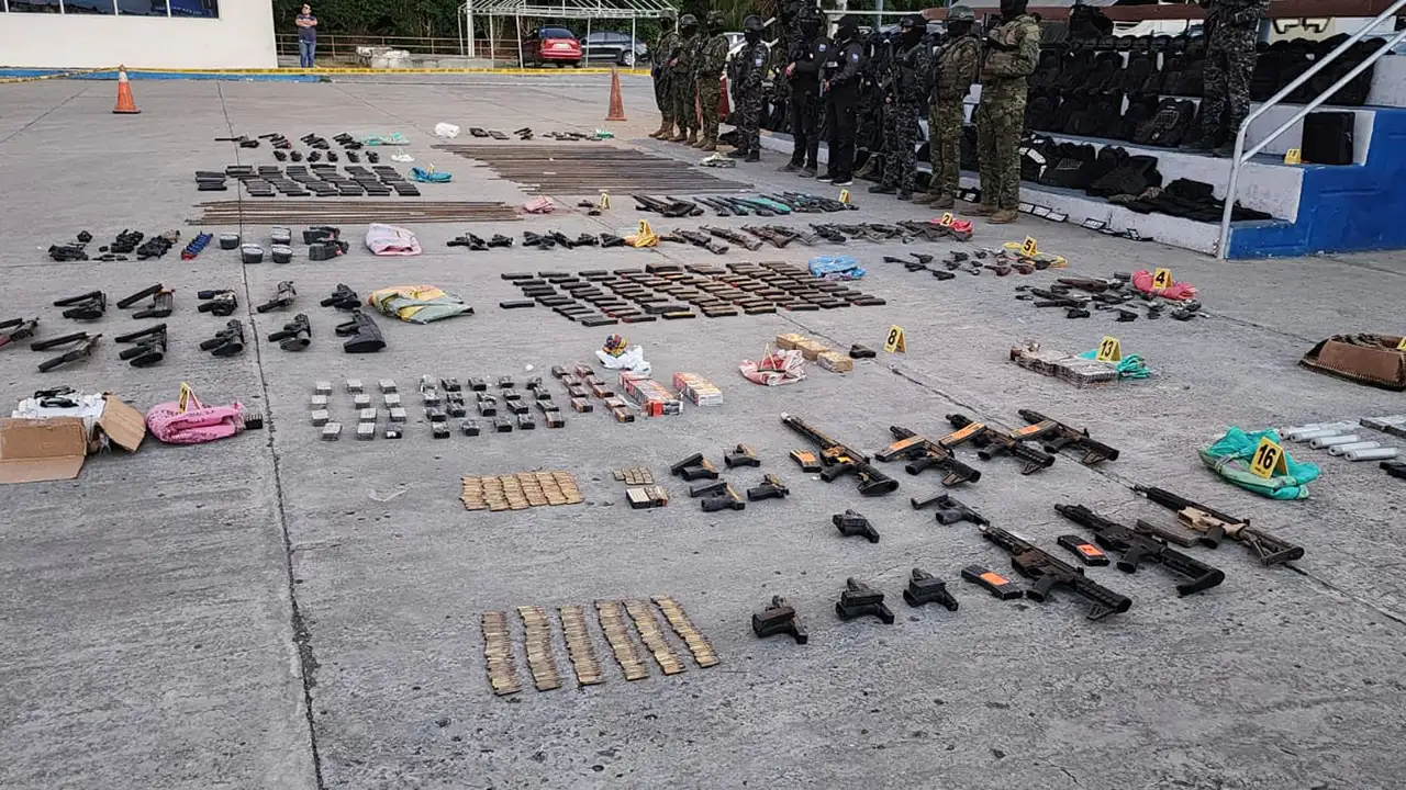 Bloque de Seguridad localiza material bélico encaletado en Manabí