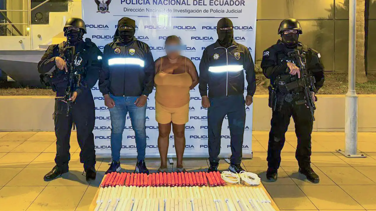 Capturan a venezolana con explosivos, presunta integrante de "Los Águilas" en Guayaquil