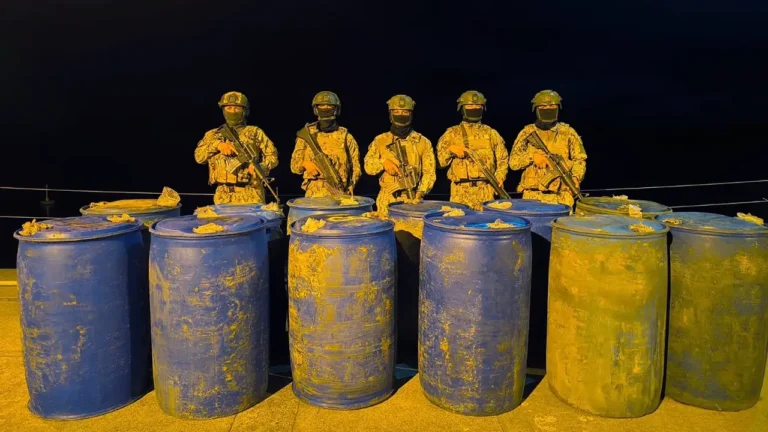 Cuatro aprehendidos y combustible ilícito incautado en San Lorenzo