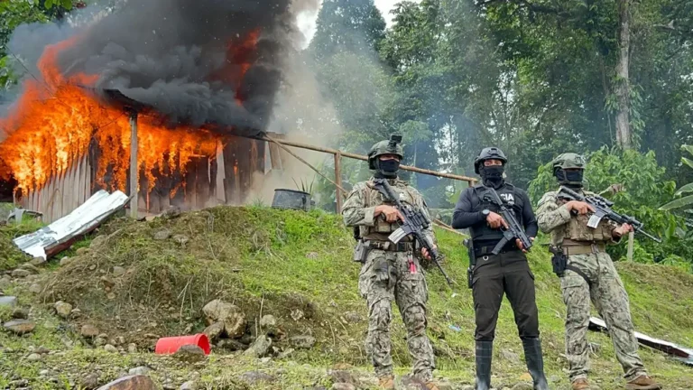 Desmantelan campamento de minería ilegal en Eloy Alfaro