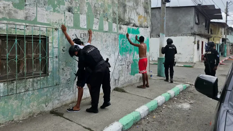 Seis detenidos durante la ejecución de operativo Apolo en Esmeraldas