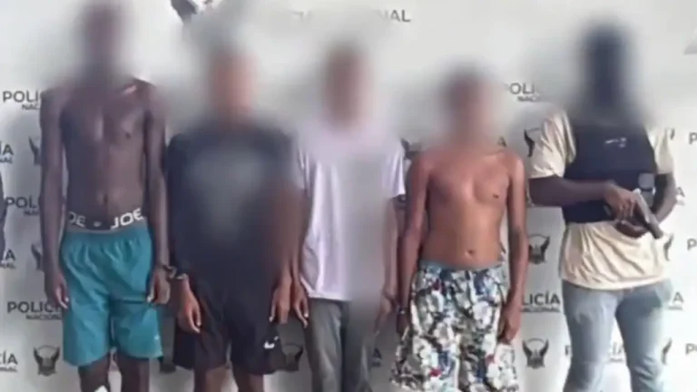 Caen alias “Abel” y tres miembros de «Los Lobos» en Tonsupa y Tachina.