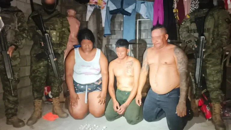 Caen tres integrantes de "Los Choneros" con amplio historial delictivo en Babahoyo