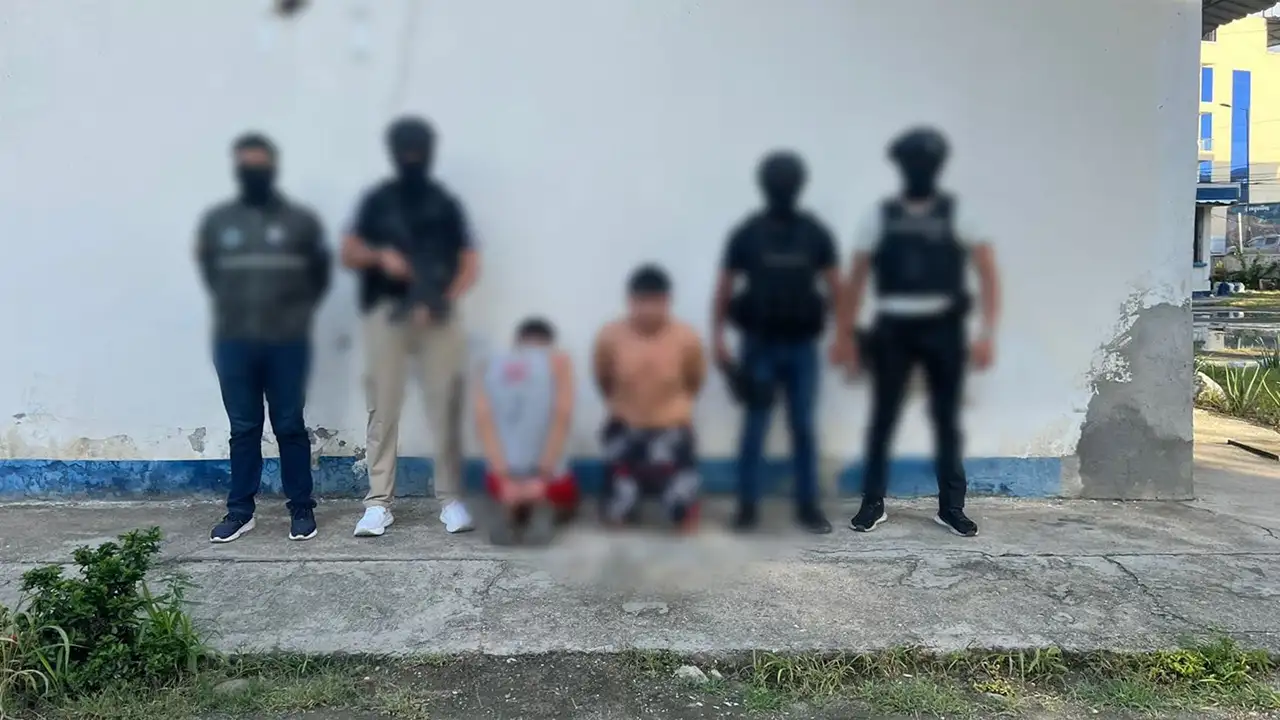 Dos capturados en operativo "Libertad 268" por extorsión en Huaquillas