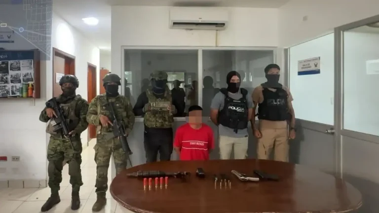 Ejército captura a alias “La A”, presunto miembro de "Los Águilas" en Naranjito