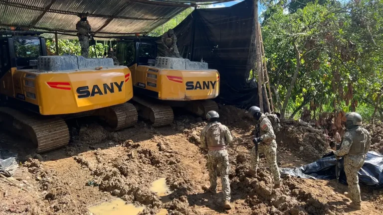 FF. AA. neutralizan frente de minería ilegal en Selva Alegre, Esmeraldas