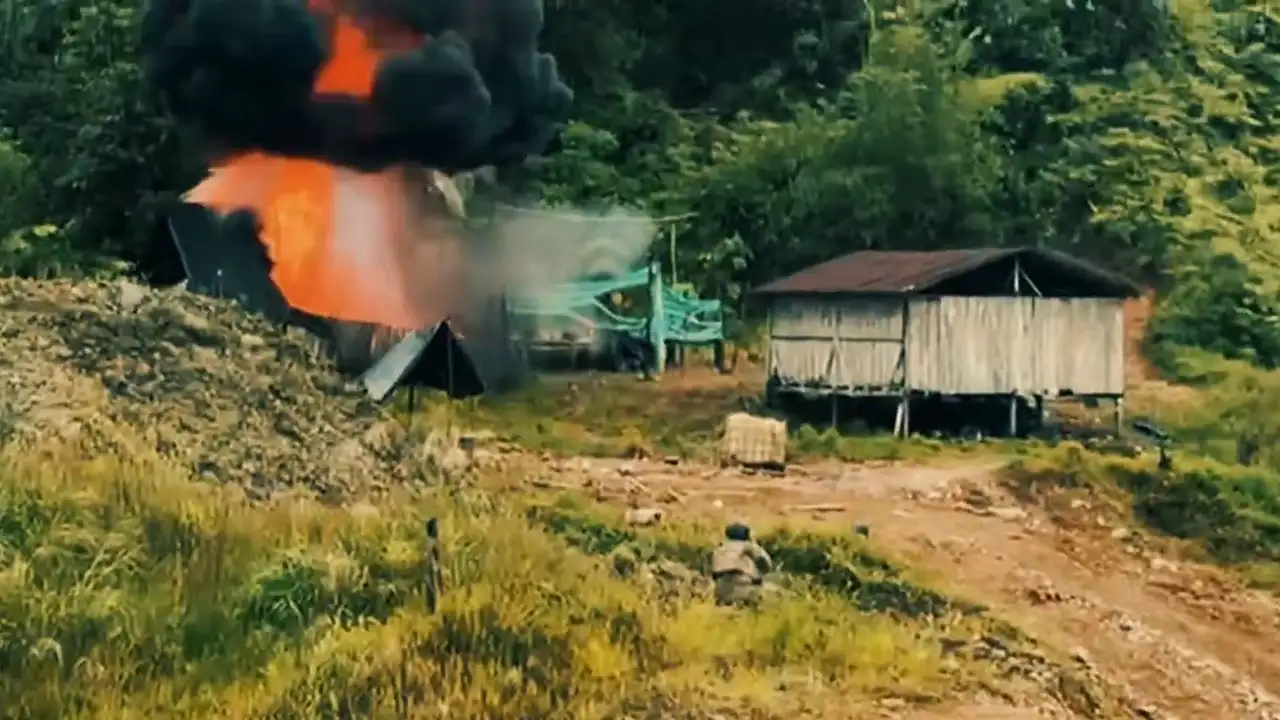 Fuerzas Armadas destruyen cinco campamentos de minería ilegal en San Lorenzo