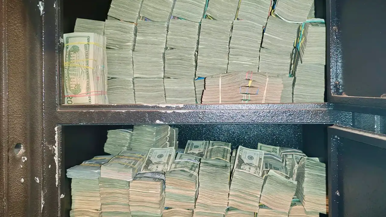 Incautan casi un millón de dólares en edificio por denuncia al 131 Recompensas en Quito