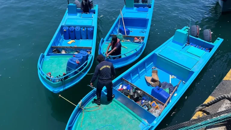 Ofensiva Total en Manta: Bloque de Seguridad intercepta tres narcolanchas en alta mar