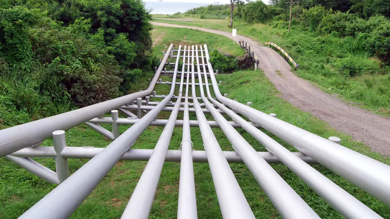 Petroecuador y Ministerio del Interior firman convenio para frenar perforaciones clandestinas