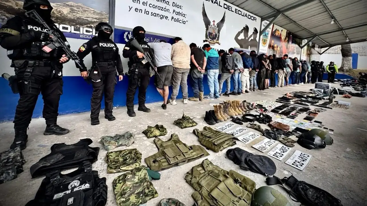 Policía frustra asalto a vinícola y captura a 21 delincuentes en Tungurahua