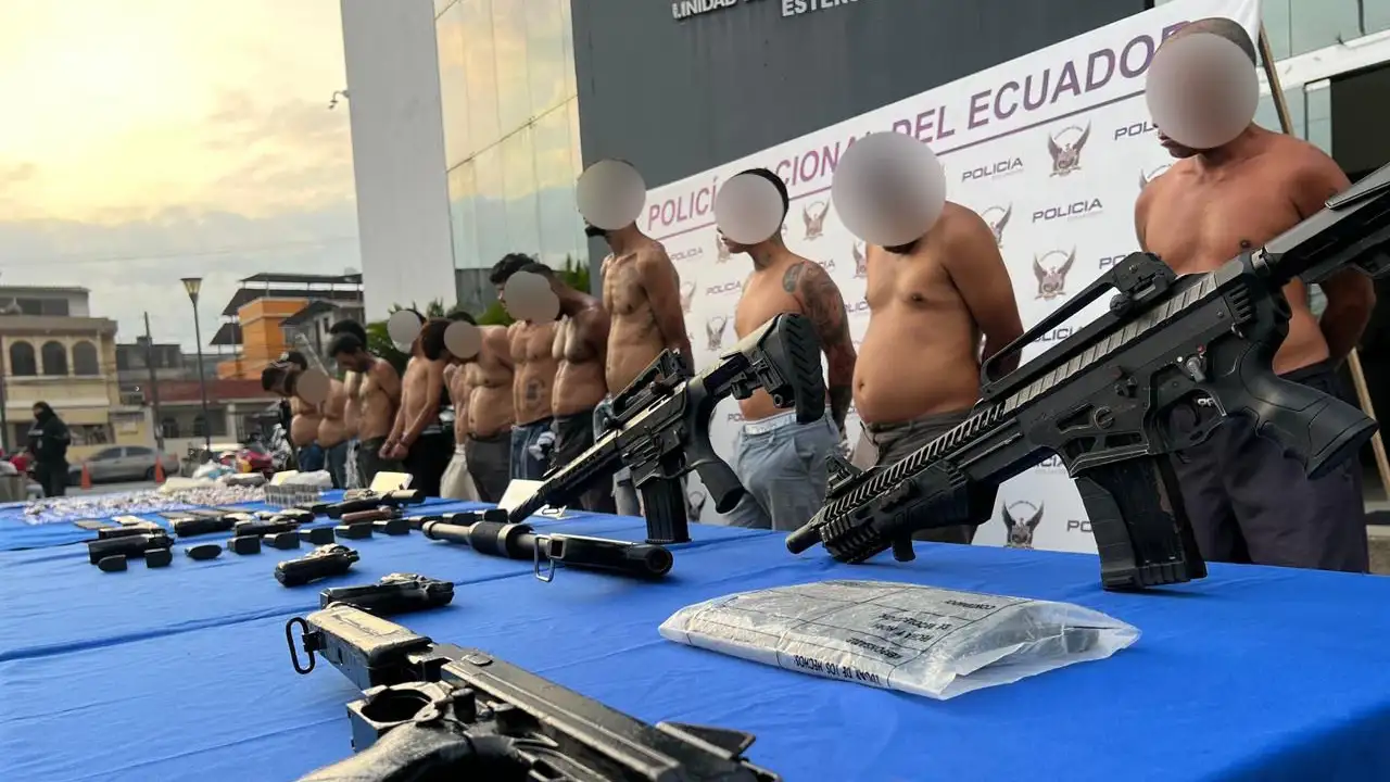 20 aprehendidos y 31 vehículos recuperados durante operativo en la Zona 8