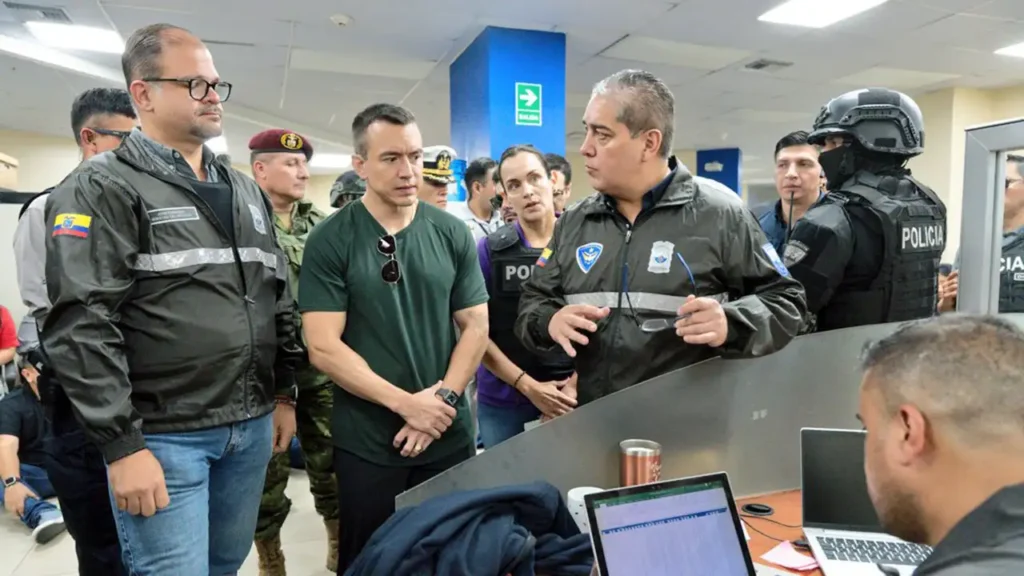 300 millones USD en perjuicio: Operativos desarticulan red de corrupción en CNEL